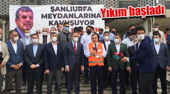 Büyükşehir belediye binası yıkıldı!