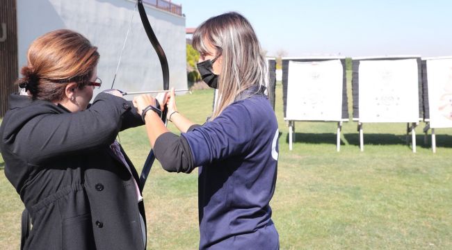 Bakan Derya Yanık Sosyal ve Ekonomik Destek'ten yararlanan çocukları ağırladı