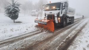 Karaköprü’de Kar Mesaisi Sürüyor