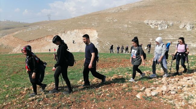 Doğaseverler Bozkır Arazide 25 Km Yürüyerek Zoru Başardı