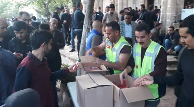 Viranşehir Belediyesi'nden Gül Suyu Ve Kolonya İkramı