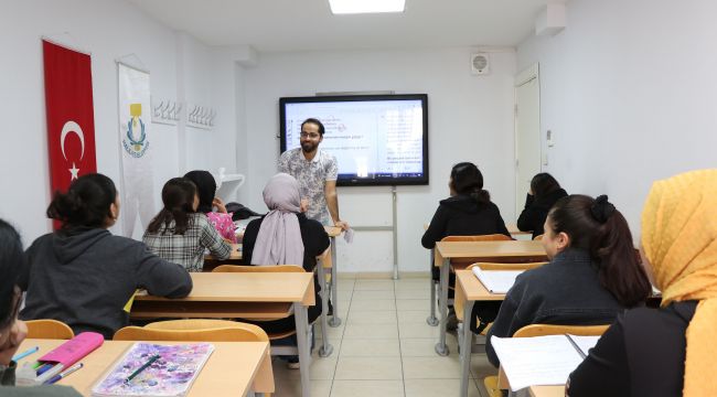 Üniversiteye Hazırlık Kursu İle Gençler Hayallerine Kavuşuyor