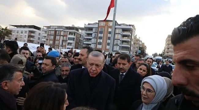 Cumhurbaşkanı Erdoğan Urfa'da depremzedeleri ziyaret etti