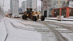 Karaköprü’de Karlı Yollar Anında Temizleniyor