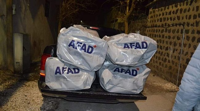 Urfa'nın ilçesinde bir adrese baskın! 4 AFAD çadırı ele geçirildi