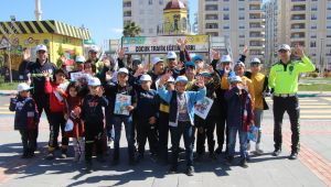 Çocuklar, Haliliye Trafik Eğitim Parkında Hem Eğleniyor Hem Öğreniyor