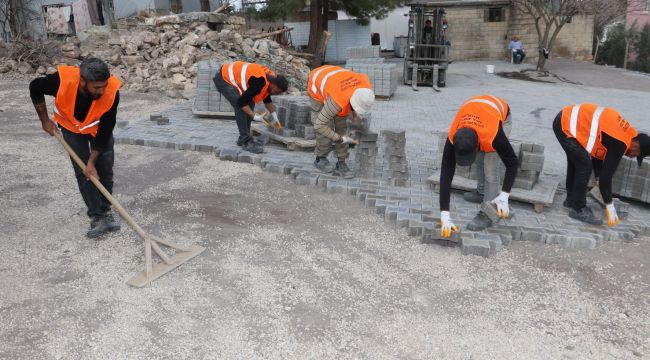 Karaköprü Kırsalında Yollar Kilitli Parkeyle Yenileniyor