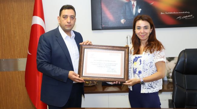 Şanlıurfa Eğitim ve Araştırma Hastanesine Plaket Verildi