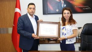 Şanlıurfa Eğitim ve Araştırma Hastanesine Plaket Verildi