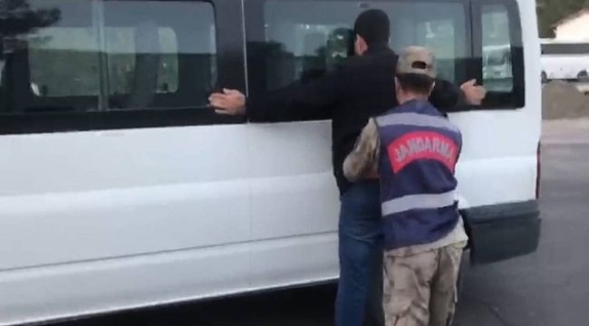 Çeşitli suçlardan aranan şahıs sahte kimlik ile Urfa'da yakalandı