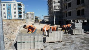 Karaköprü'de Yeni Yollar Kilitli Parkeyle Döşeniyor