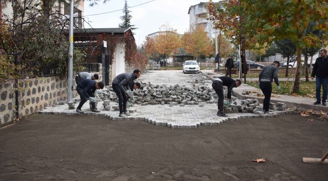 Siverek'te cadde ve sokaklarda üstyapı yenileme çalışmaları sürüyor