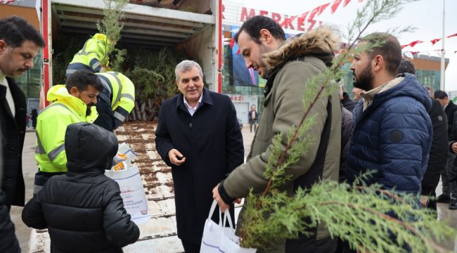 Tarım Fuarı’nda 100 Bin Fidan Dağıtıldı