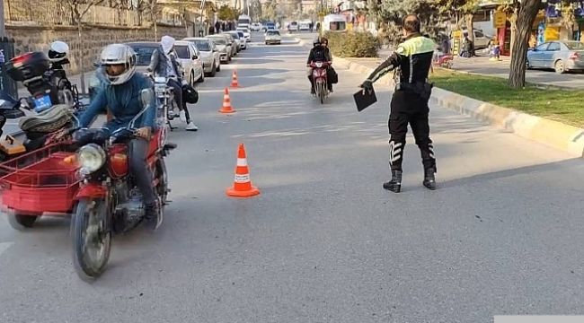 Urfa'da 1 aranan şahıs ve 5 çalıntı motosiklet yakalandı