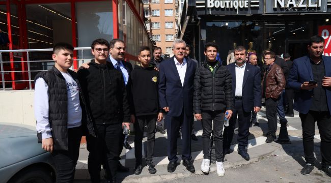 Başkan Beyazgül ve Canpolat Esnafla İç İçe