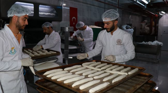 Haliliye Belediyesi, Ürettiği Ekmekleri Sofralara Ulaştırıyor