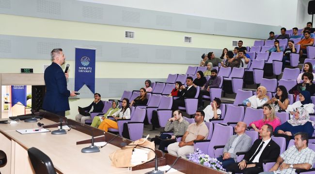 HarranUp Girişimcilik Konferansı: İŞ'te Liderlik ve Geleceğin Kariyer Fırsatları - Motivasyon Semineri Düzenlendi
