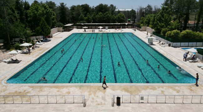 Siverek’te yarı olimpik yüzme havuzu açıldı