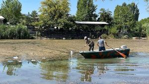 DKMP Göl Yüzeyinde Temizlik Çalışması Yaptı