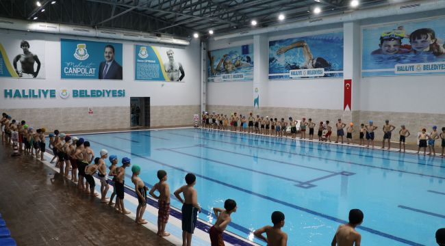Haliliye Belediyesi İle Günde 1600 Çocuk Yüzme Eğitimi Alıyor