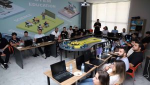 Karaköprü Belediyesinden Geleceğin Yazılım Mühendislerine Yapay Zeka Eğitimi