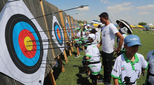 Şanlıurfa'da Göbeklitepe Cup 3 Açık Hava Okçuluk Yarışması Heyecanı