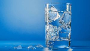 Soğuk Su Sizin İçin Kötü Mü? Faydaları ve Riskleri Araştırıldı