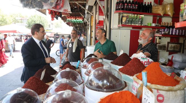 Başkan Canpolat, Esnaf ve Vatandaşlarla Bir Arada