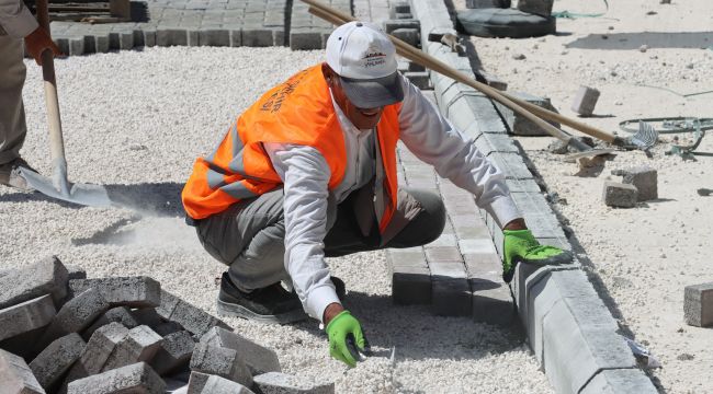 Büyükşehir, Ayvanat Mahallesinin Çehresini Kilitli Parke Taşı İle Değiştirdi