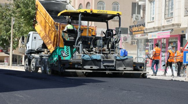 Büyükşehir Prestij Caddede Asfalt Serimine Başlandı