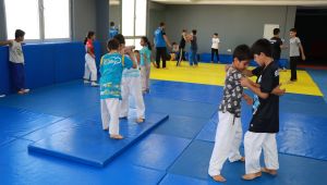 Judo Kursu İle Minikler Şampiyonalara Hazırlanıyor