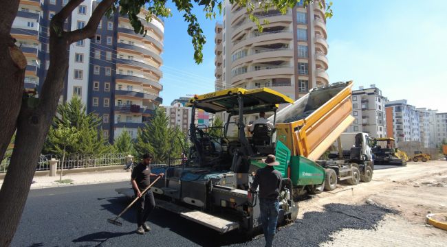 Karaköprü Akpiyar Mahallesi Sıcak Asfaltla Buluşturuluyor