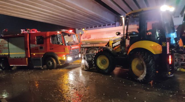 Şanlıurfa'da Sağanak Yağış: Tüm Ekipler Sahada Yoğun Mesai Harcıyor