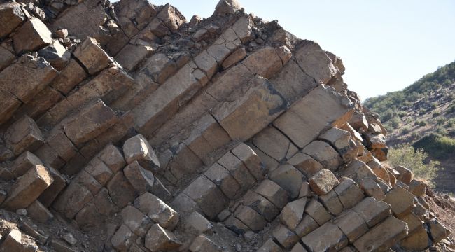 Siverek'teki Doğa Harikası Bazalt Sütunlar Koruma Altında