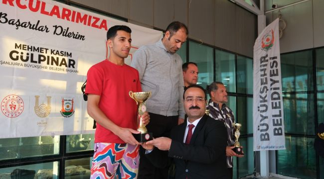 Cumhuriyet Bayramına Özel Olarak Düzenlenen Tenis Turnuvasında Ödüller Sahiplerini Buldu