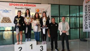 Cumhuriyet Bayramına Özel Olarak Düzenlenen Tenis Turnuvasında Ödüller Sahiplerini Buldu