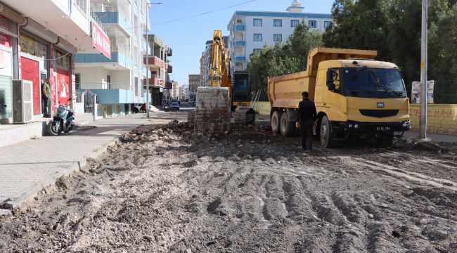 Şanlıurfa Büyükşehir Belediyesi Ceylanpınar'da üst yapı çalışmalarına başladı