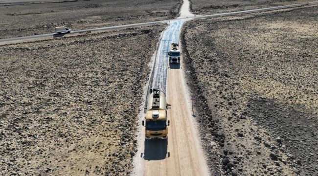 Viranşehir Kırsalında Grup Yollarında Sathi Asfalt Çalışmaları Devam Ediyor