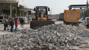 Birecik'te Yollar Büyükşehir Belediyesi İle Yenileniyor