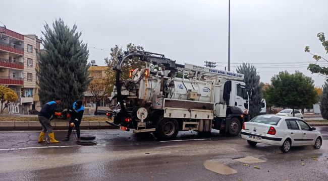 Büyükşehir'den Sağanak Yağışa Karşı Tam Kadro Müdahale