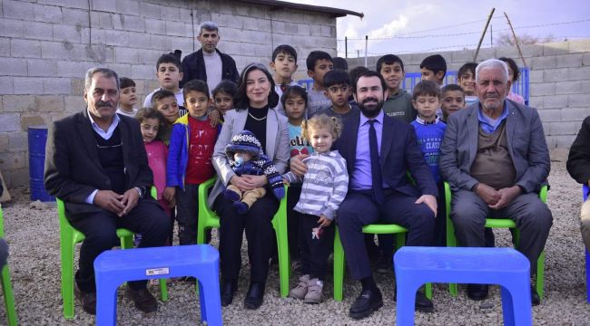 Ceylanpınar Belediye Eşbaşkanları kırsal mahallelerinde çocuklarla bir araya geldi