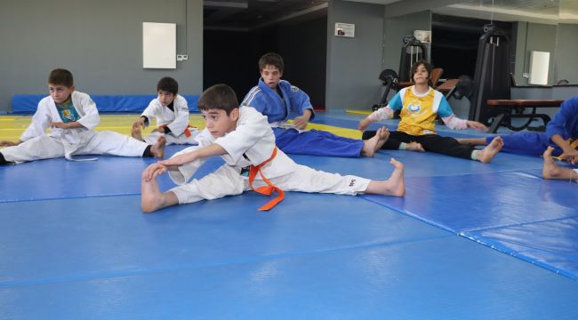 Judo Öğrenen Gençler Başkan Canpolat'a Teşekkür Etti