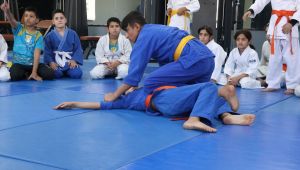 Judo Öğrenen Gençler Başkan Canpolat'a Teşekkür Etti