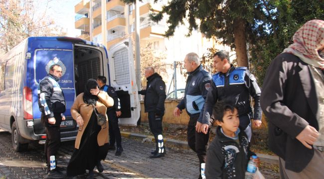 Büyükşehir Zabıtası Dilencilere Göz Açtırmıyor 