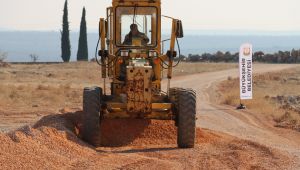 Kırsal Hizmetler Halfeti İlçesinde Yol Çalışmalarını Sürdürüyor