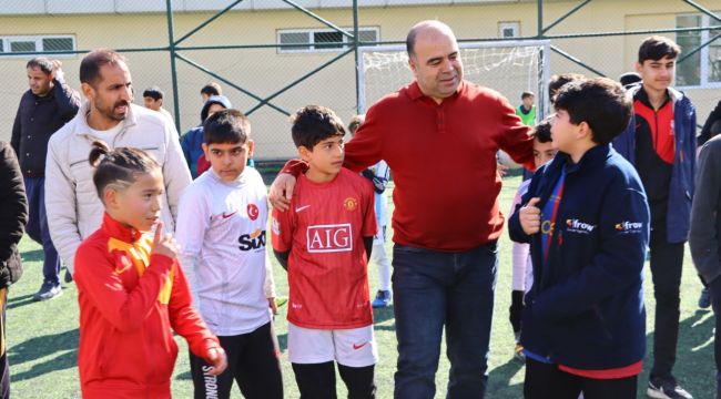 Başkan Nihat Çiftçi’den Futbol Turnuvasındaki Çocuklara Destek Ziyareti