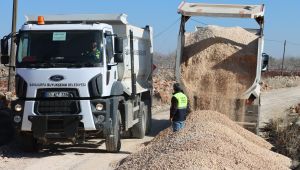 Büyükşehir’in Çalışmalarıyla Halfeti Kırsalında Yol Kalitesi Artıyor