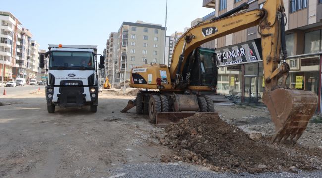 Büyükşehir Belediyesi, Fevzi Çakmak Bulvarı’nda Sıcak Asfalt Hazırlıklarına Başladı