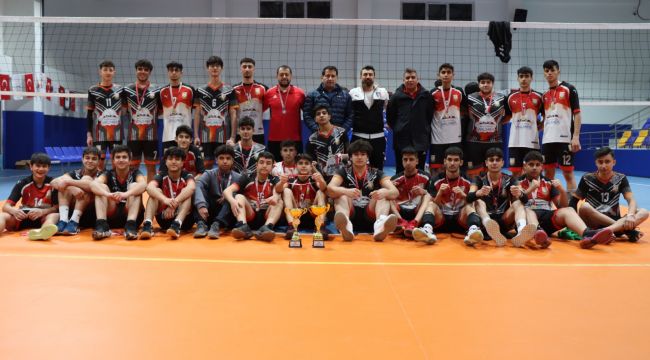 Büyükşehir Belediyesi Voleybol A Takımı Filede Lider